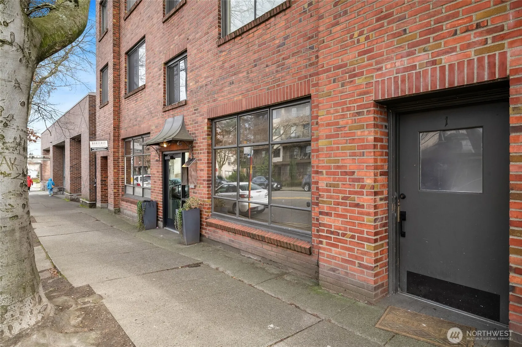 Property photo for 8008 Greenwood Avenue N, Seattle photo 4