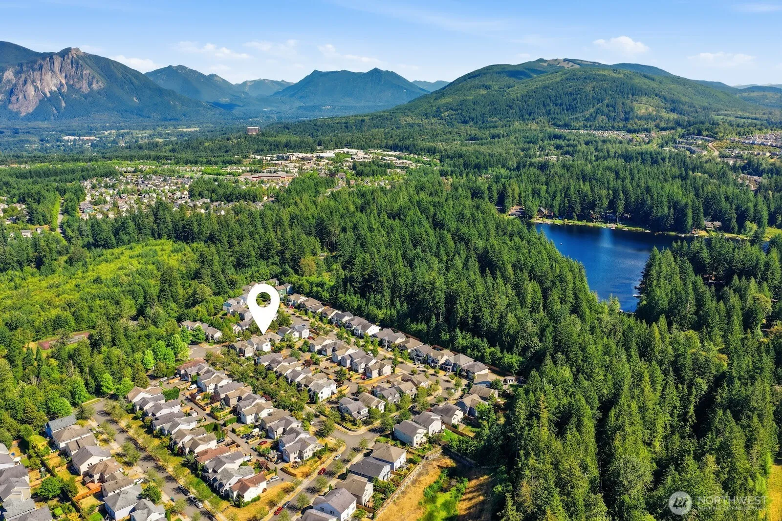 Property photo for 7021 Carmichael Avenue Se, Snoqualmie photo 2