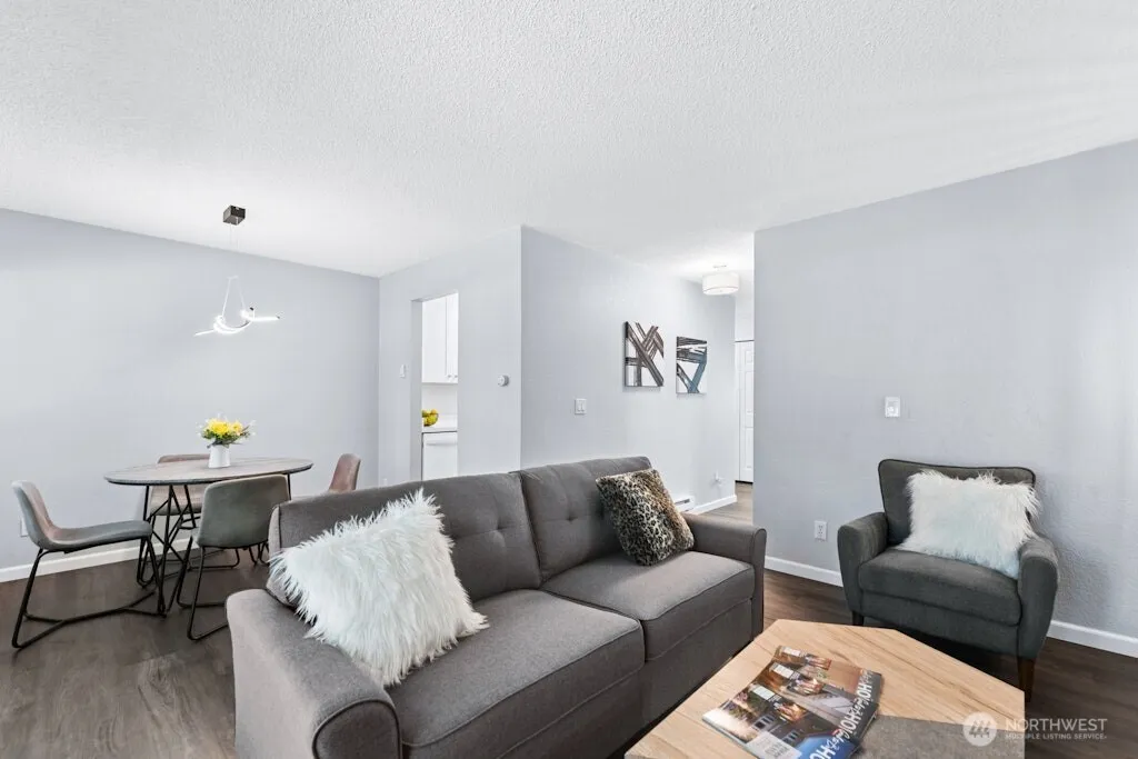 Property photo for 14602 Ne 51st Street #d1, Bellevue photo 5
