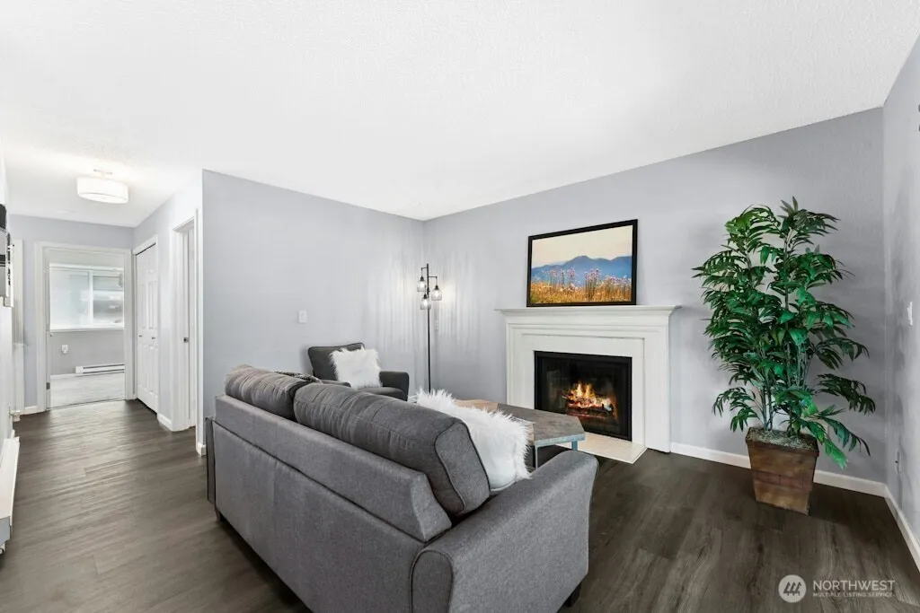 Property photo for 14602 Ne 51st Street #d1, Bellevue photo 5