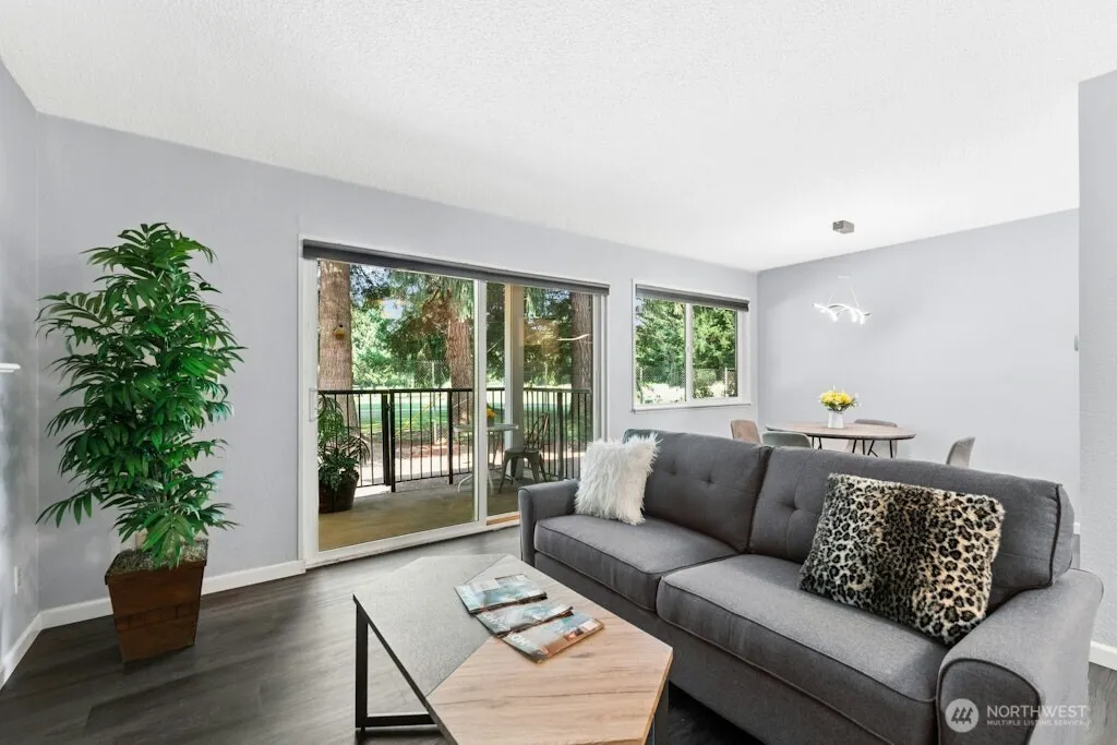 Property photo for 14602 Ne 51st Street #d1, Bellevue photo 4