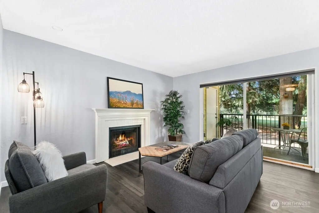 Property photo for 14602 Ne 51st Street #d1, Bellevue photo 3