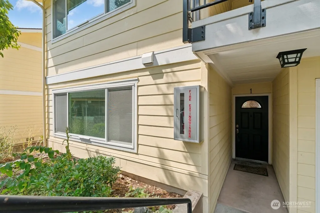 Property photo for 14602 Ne 51st Street #d1, Bellevue