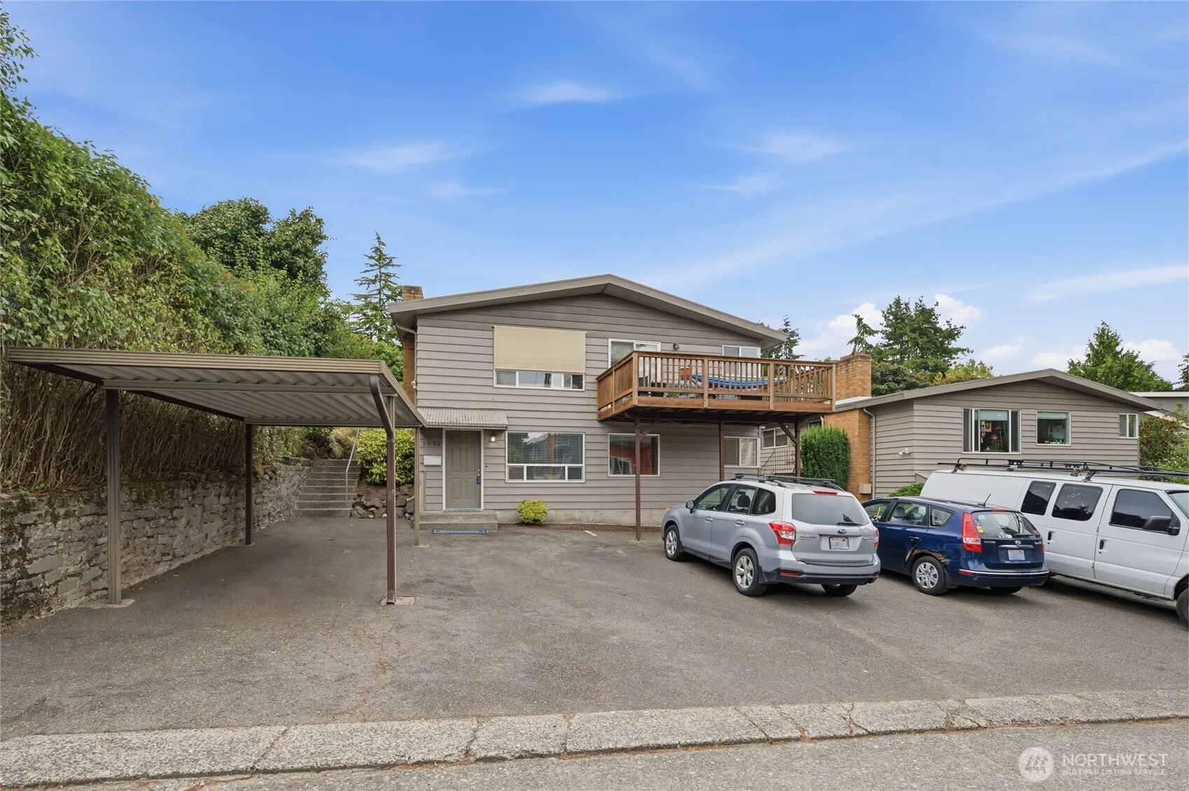 Property photo for 3637 Woodlawn Avenue N, Seattle photo 3