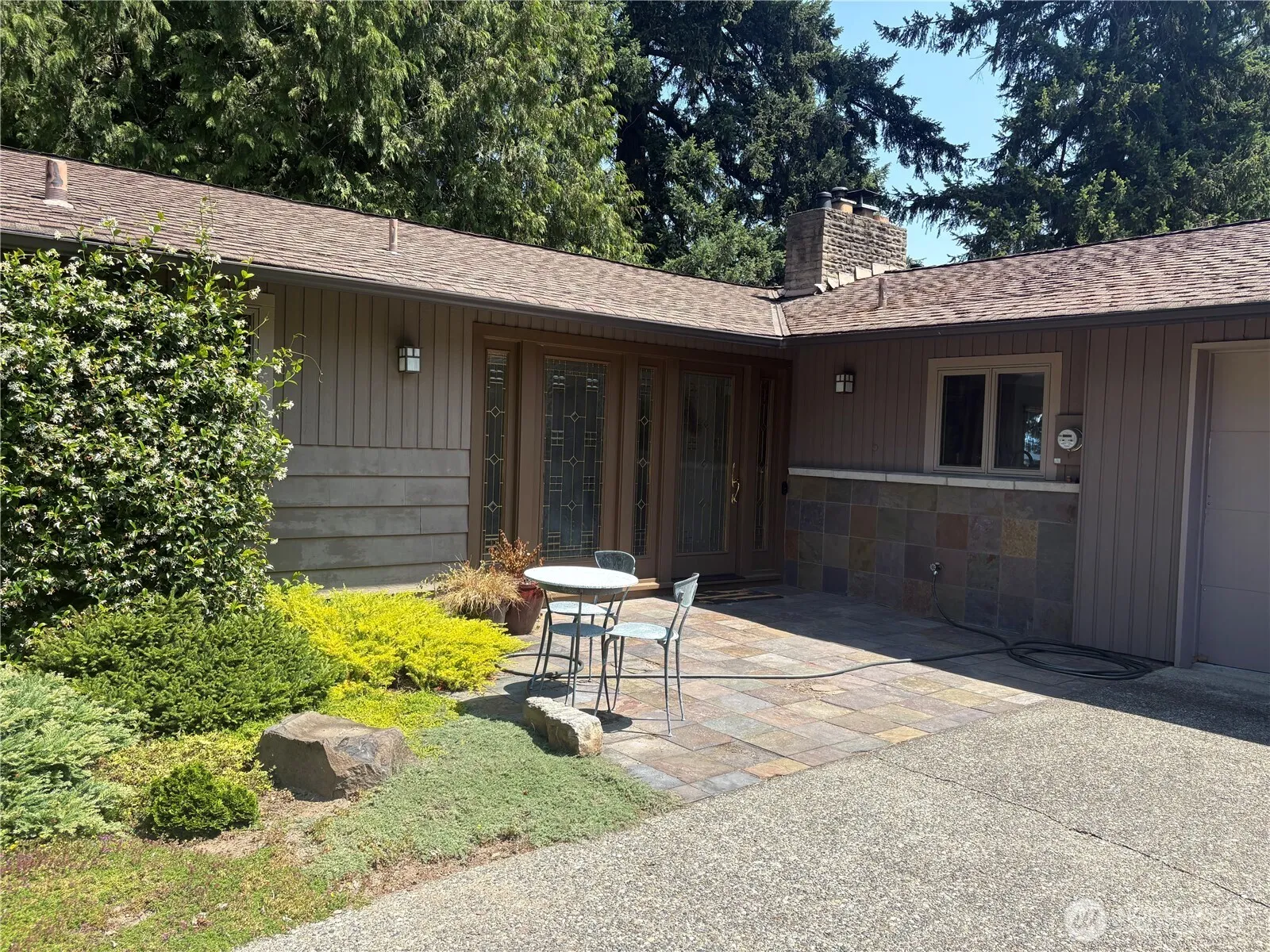 Property photo for 16518 Ne 2nd Place, Bellevue