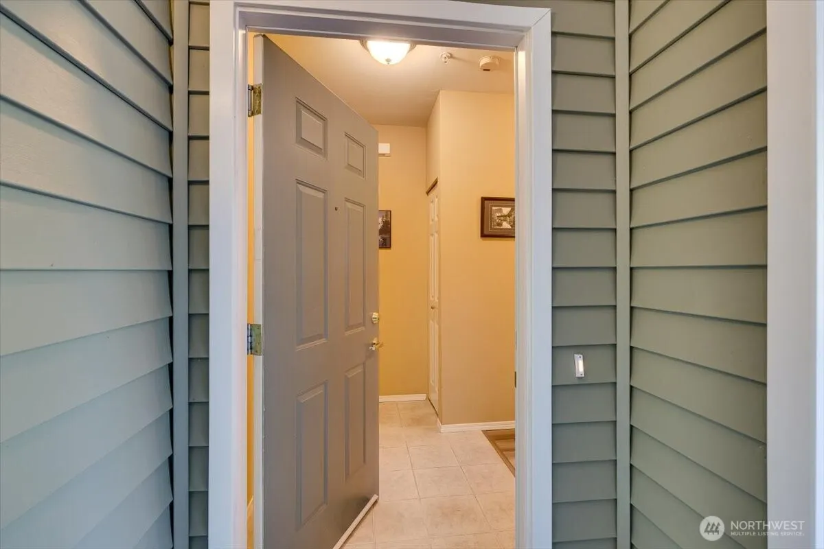 Property photo for 12712 Admiralty Way #b204, Everett photo 2