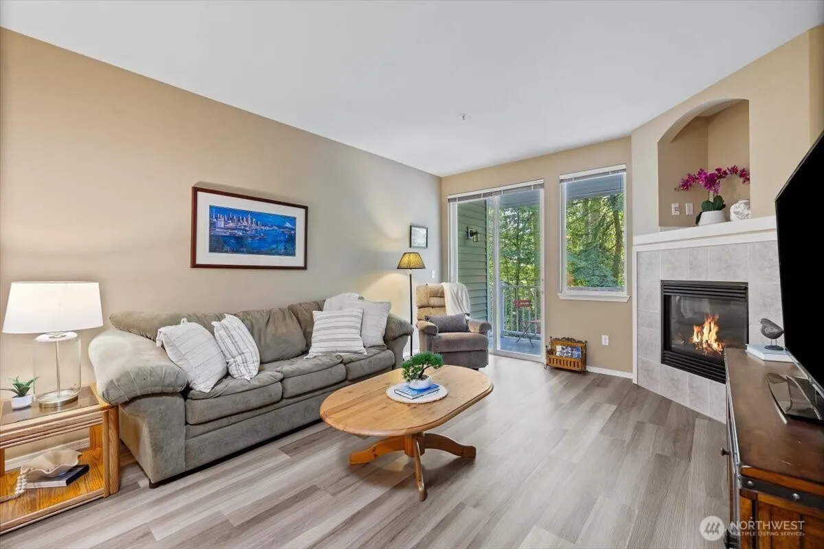 Property photo for 12712 Admiralty Way #b204, Everett photo 5