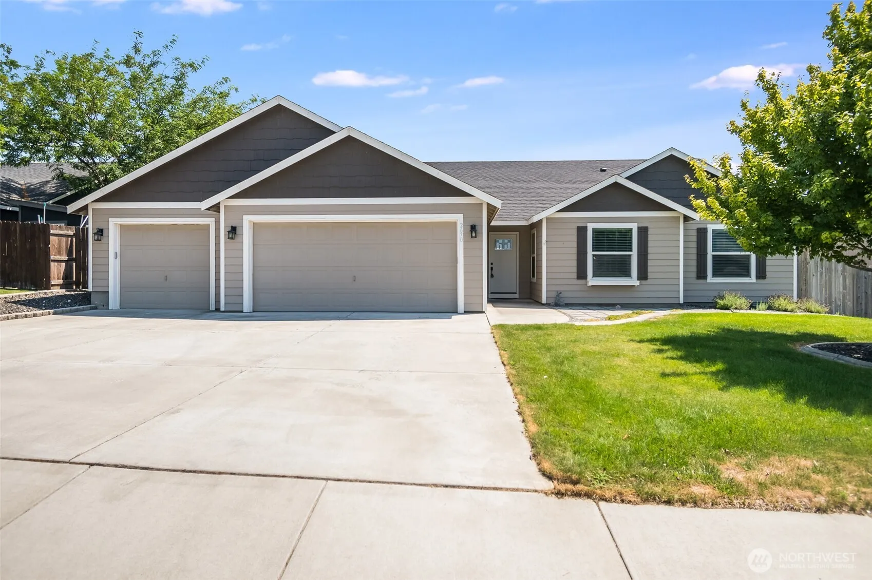 Property photo for 2670 Hickory Avenue, West Richland photo 2