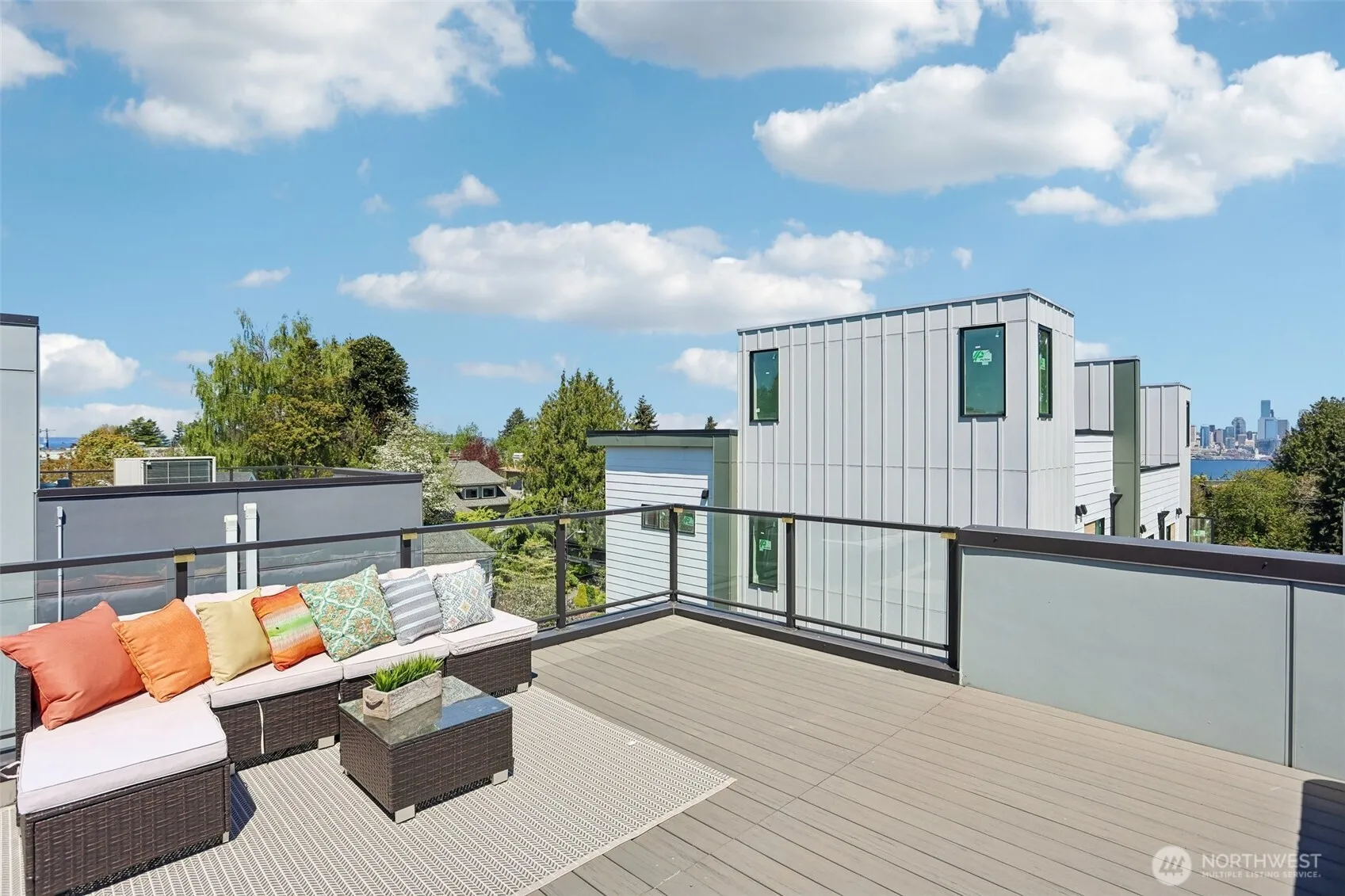 Property photo for 1926 Ferry Avenue Sw, Seattle photo 4