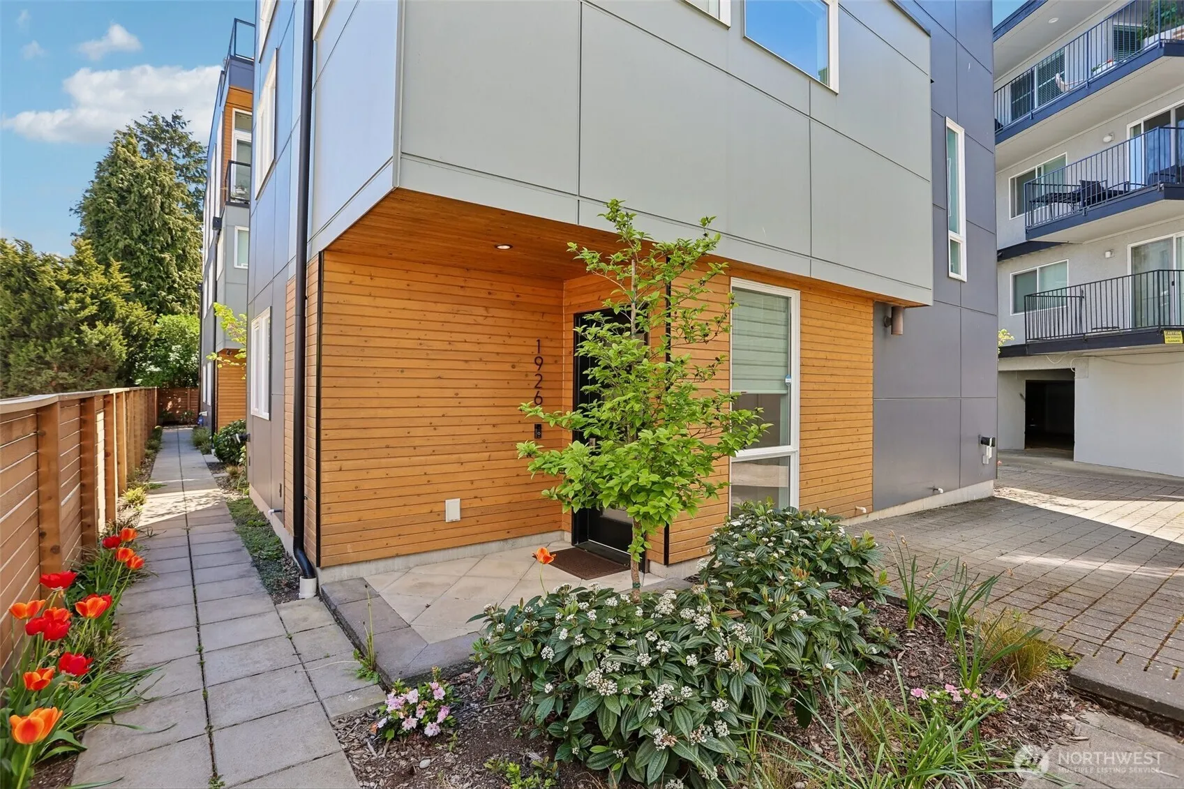 Property photo for 1926 Ferry Avenue Sw, Seattle photo 4