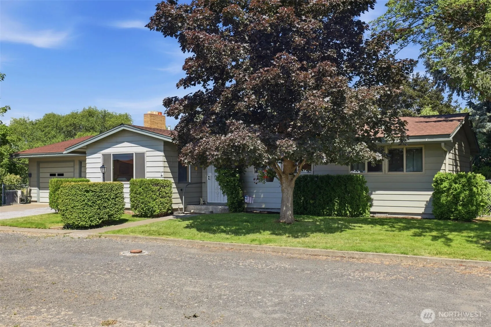 Property photo for 401 11th Street, Davenport photo 3
