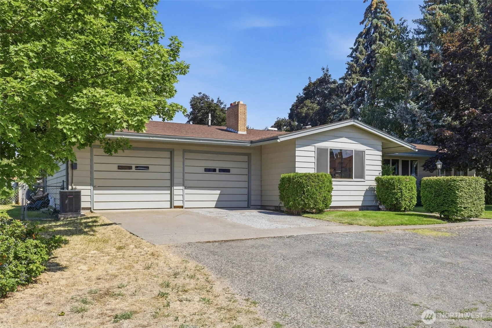 Property photo for 401 11th Street, Davenport photo 2