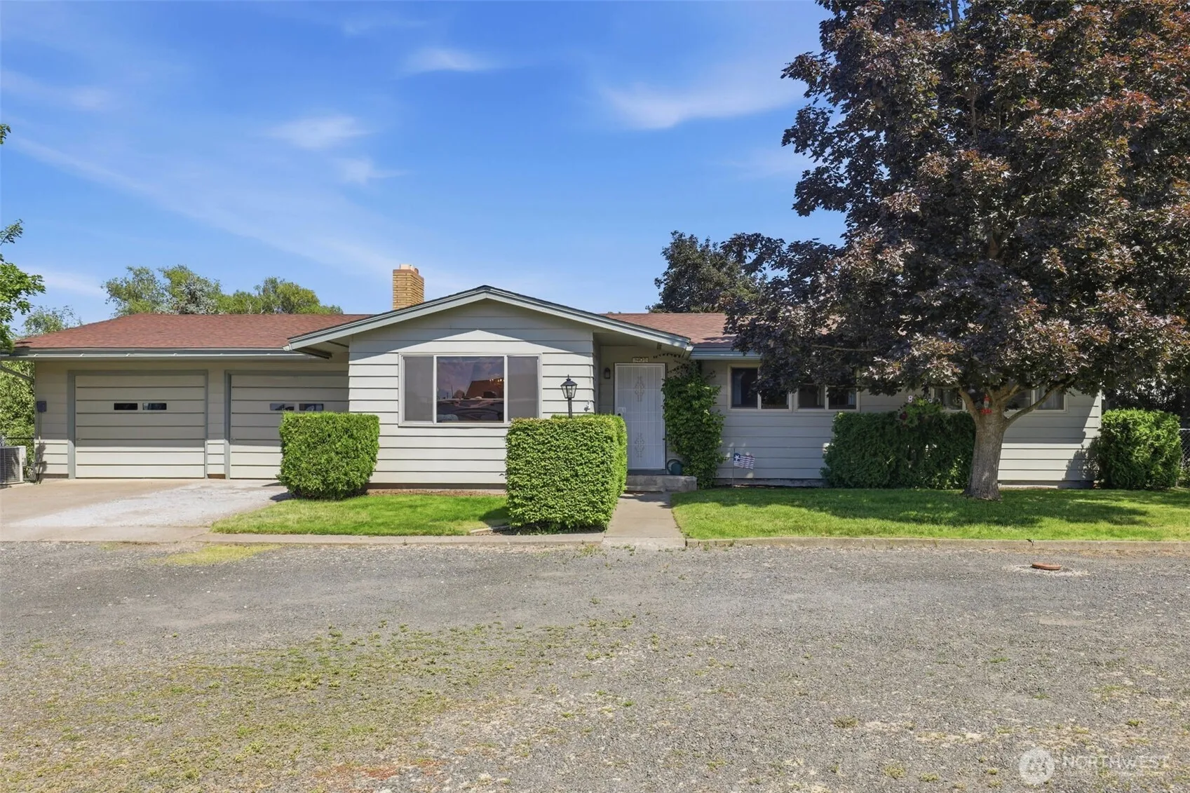 Property photo for 401 11th Street, Davenport