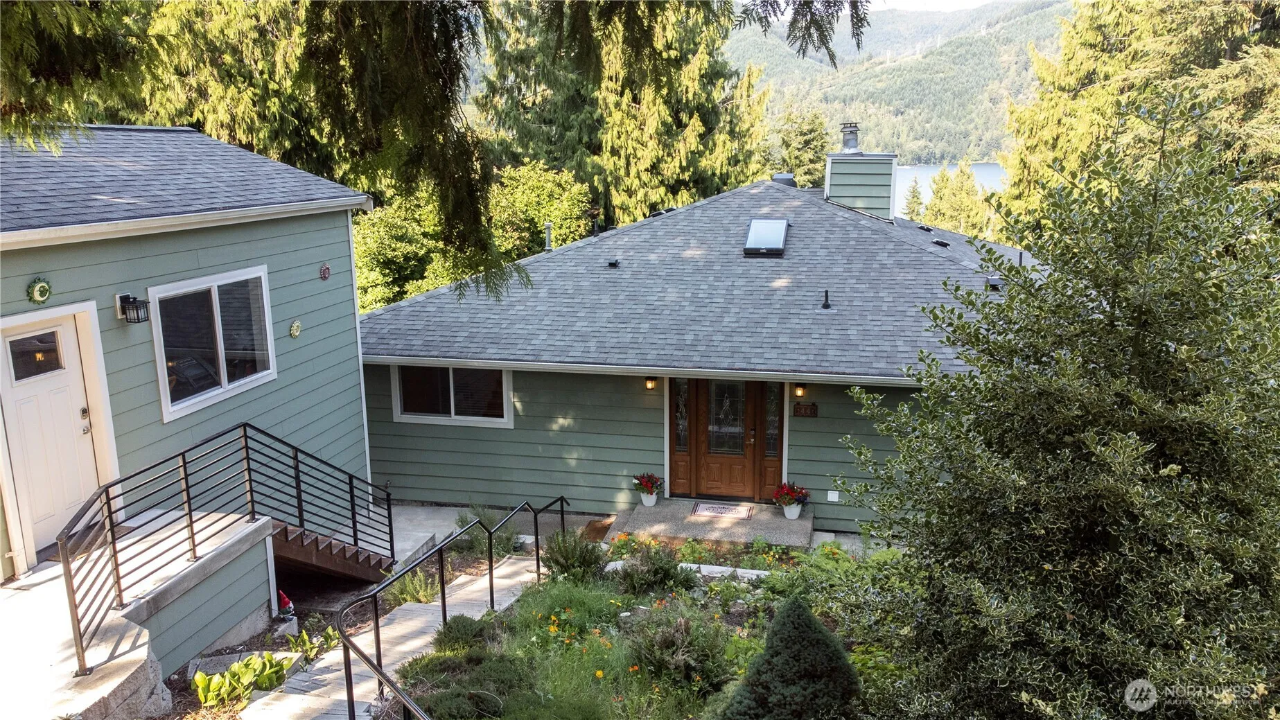 Property photo for 44 Windward, Bellingham photo 2