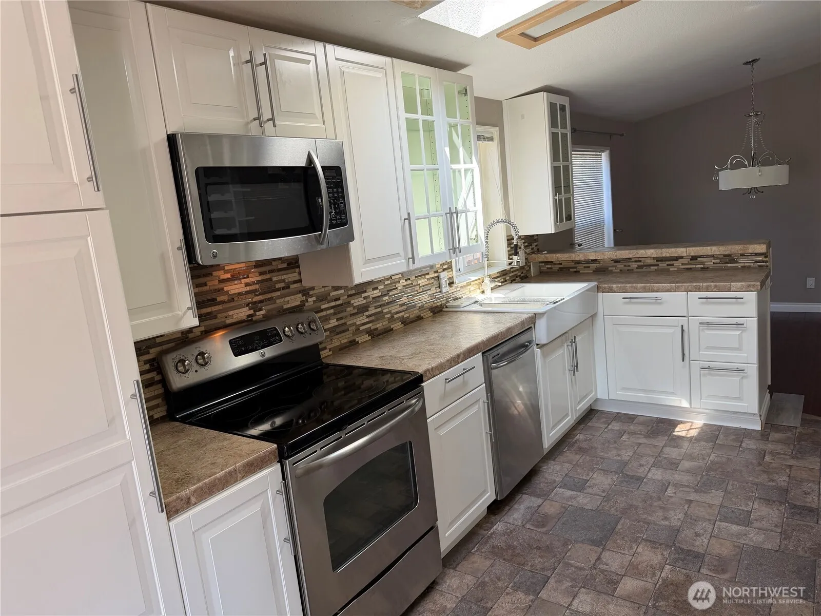 Property photo for 13217 9th Avenue Ct E, Tacoma photo 2
