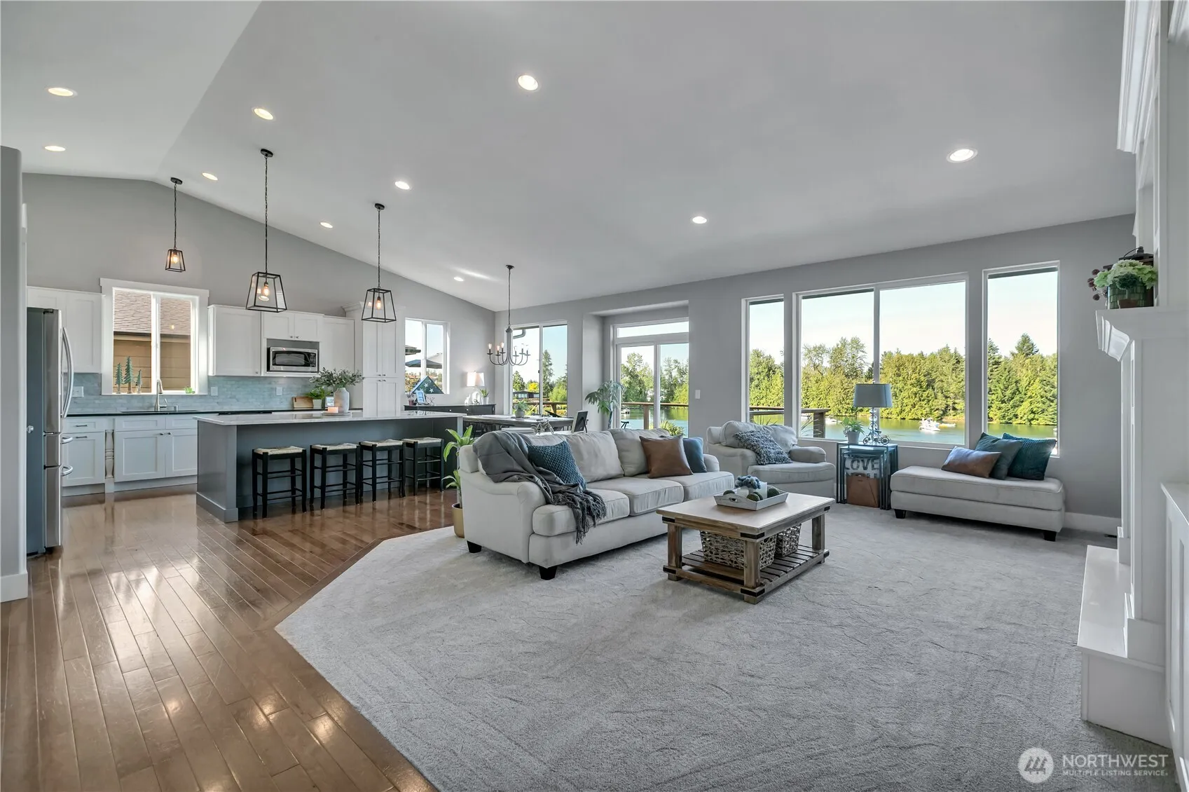Property photo for 4705 Lakeridge Drive E, Lake Tapps photo 2