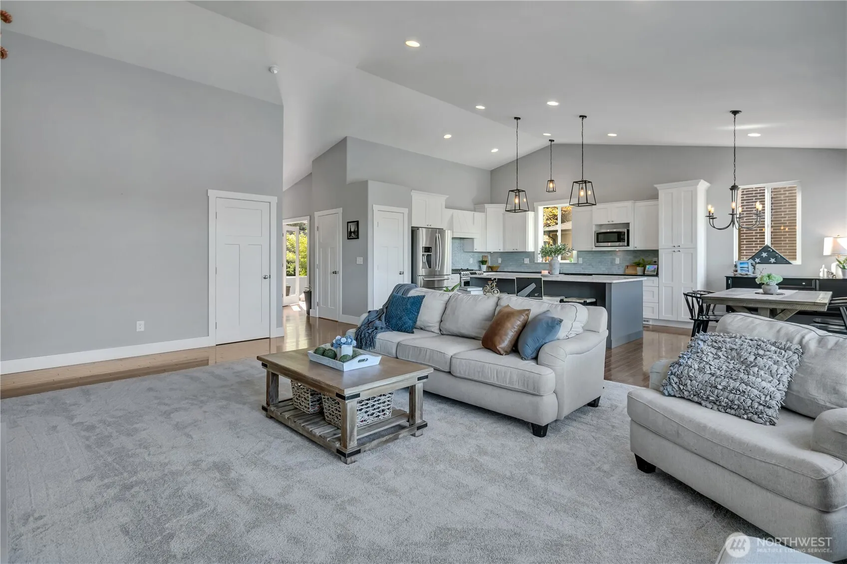 Property photo for 4705 Lakeridge Drive E, Lake Tapps photo 5