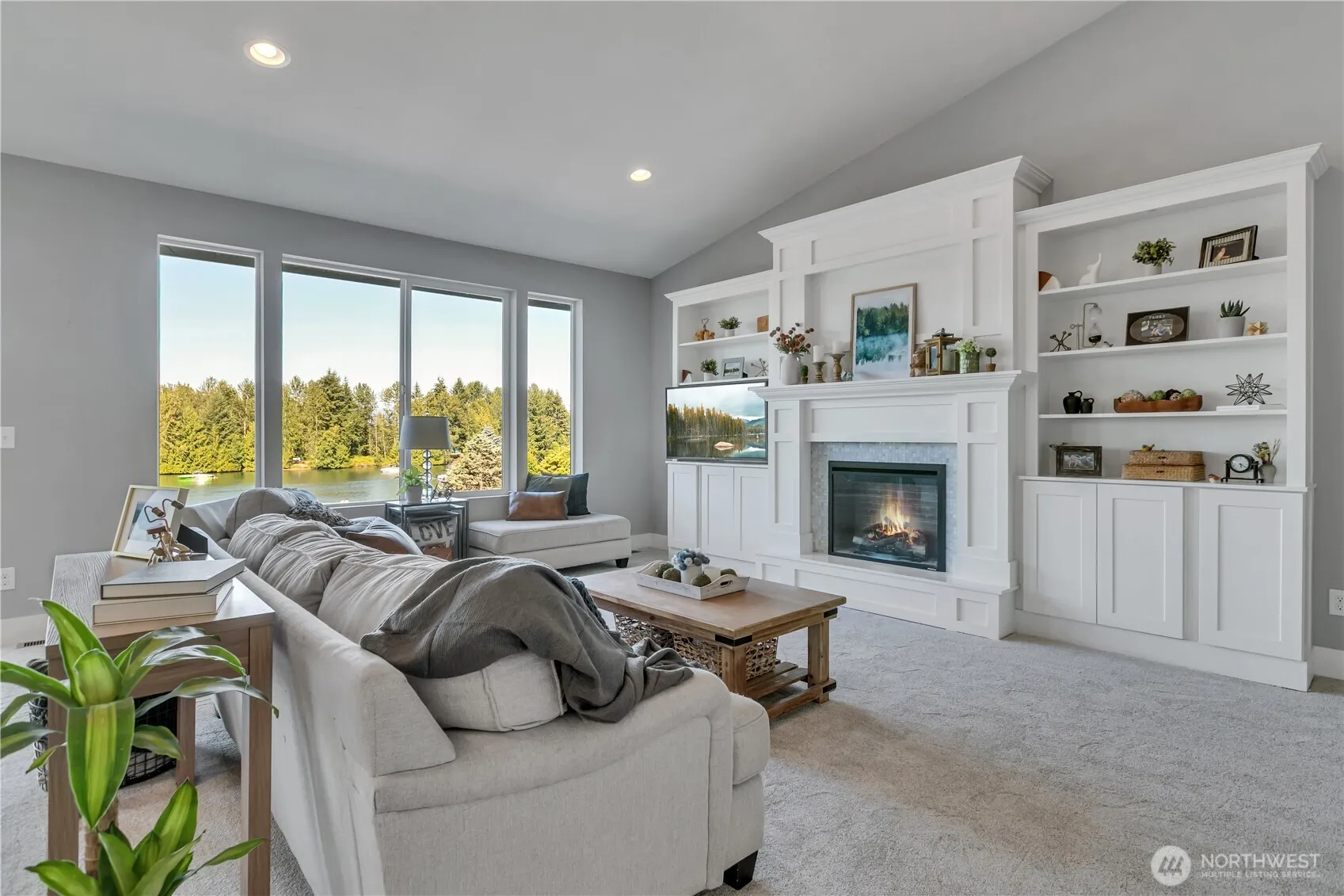 Property photo for 4705 Lakeridge Drive E, Lake Tapps photo 3