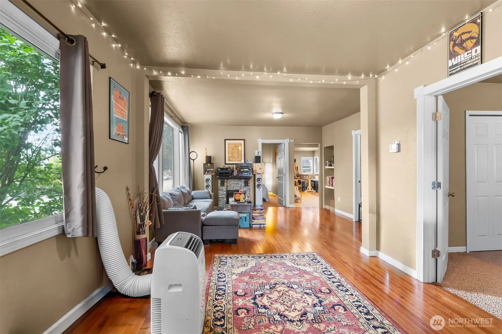 Property photo for 715 S Oakes Street, Tacoma photo 3