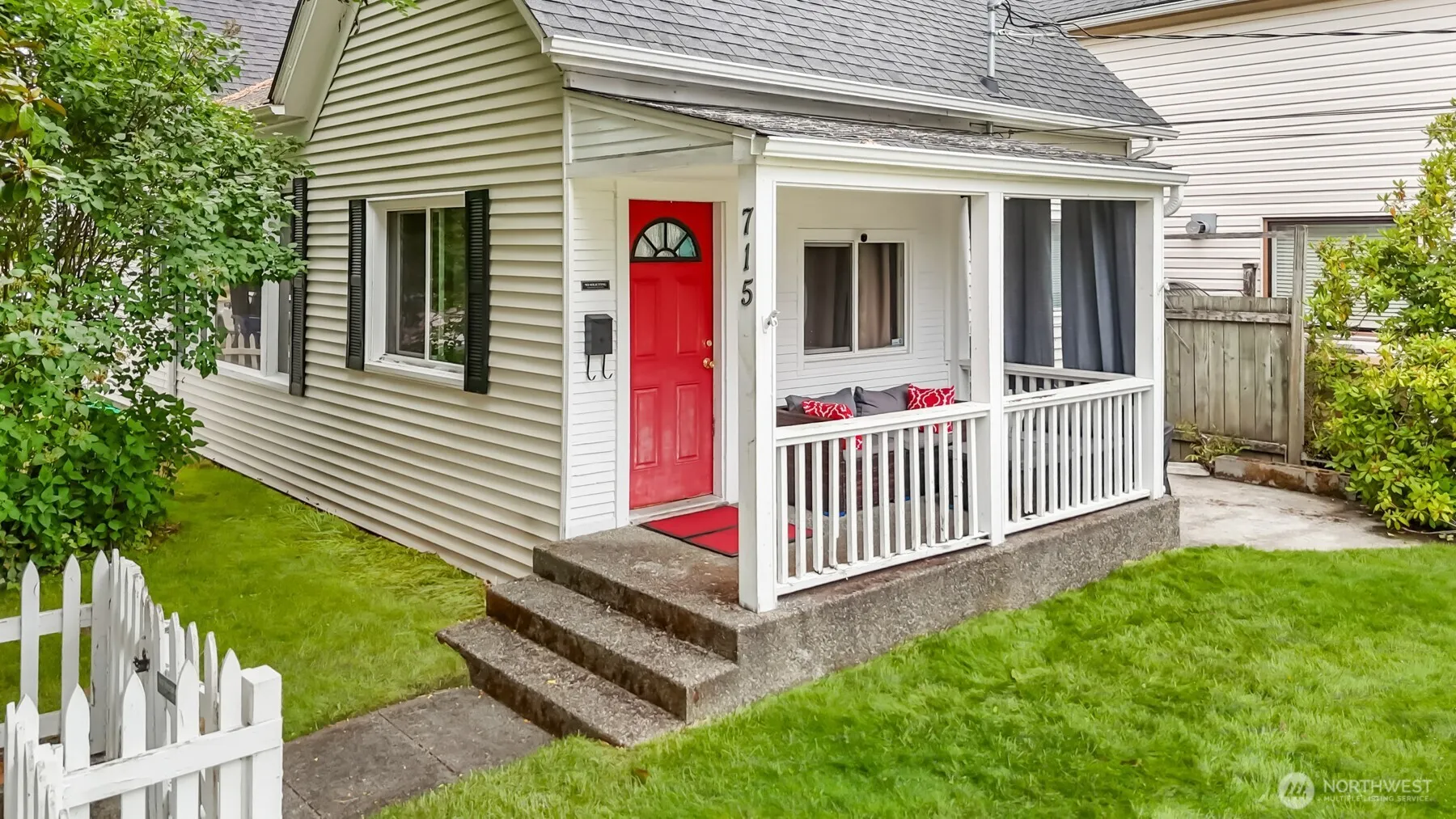 Property photo for 715 S Oakes Street, Tacoma photo 2