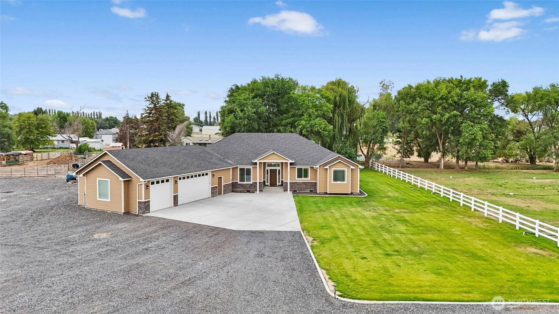 Property photo for 10875 Road 5.6 Ne, Moses Lake photo 3