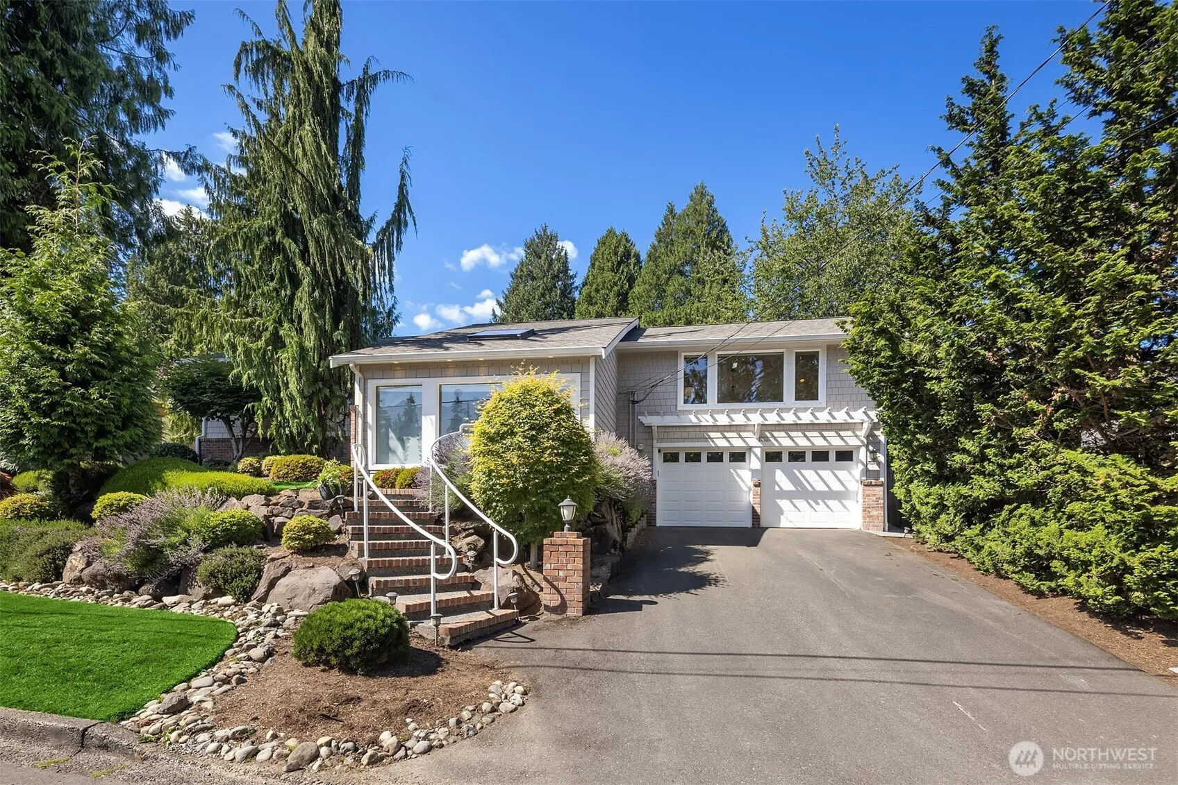 Property photo for 10710 Ne 190th Street, Bothell photo 2