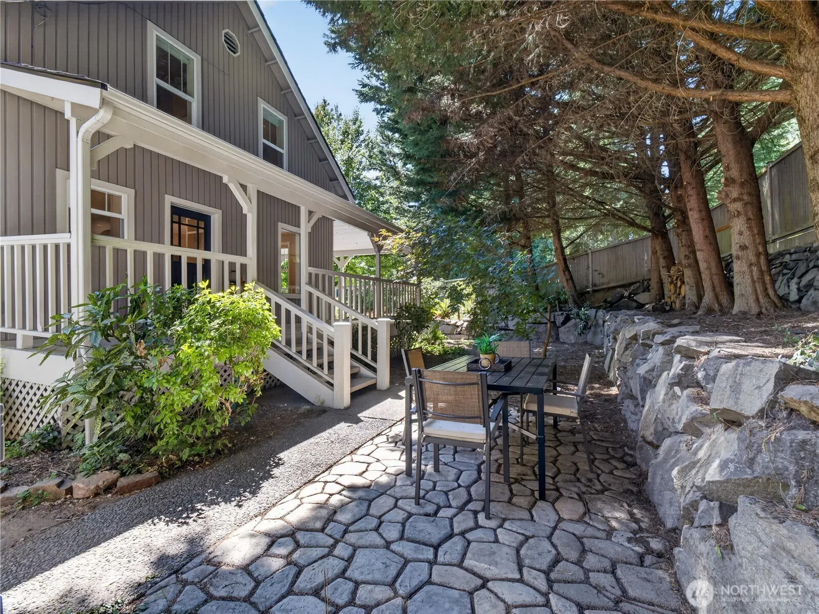 Property photo for 420 222nd Avenue Ne, Sammamish photo 4