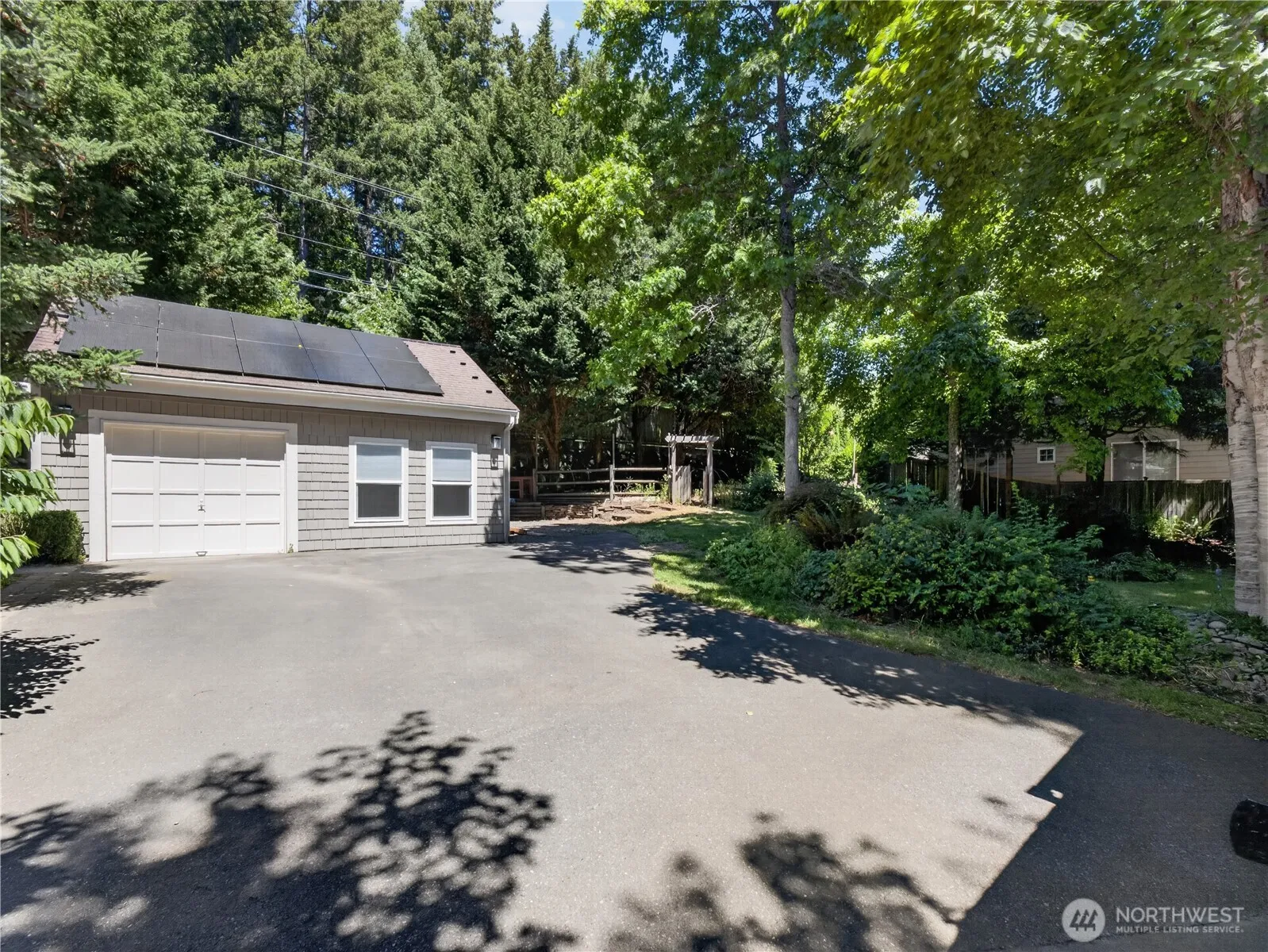 Property photo for 420 222nd Avenue Ne, Sammamish photo 5