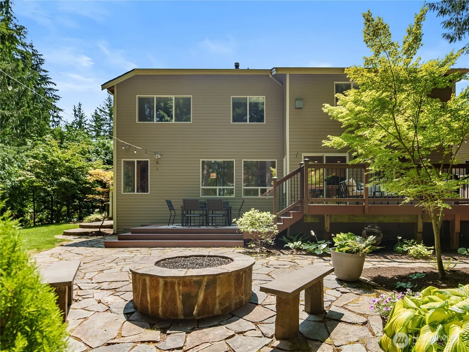 Property photo for 23420 Se 28th Court, Sammamish photo 2