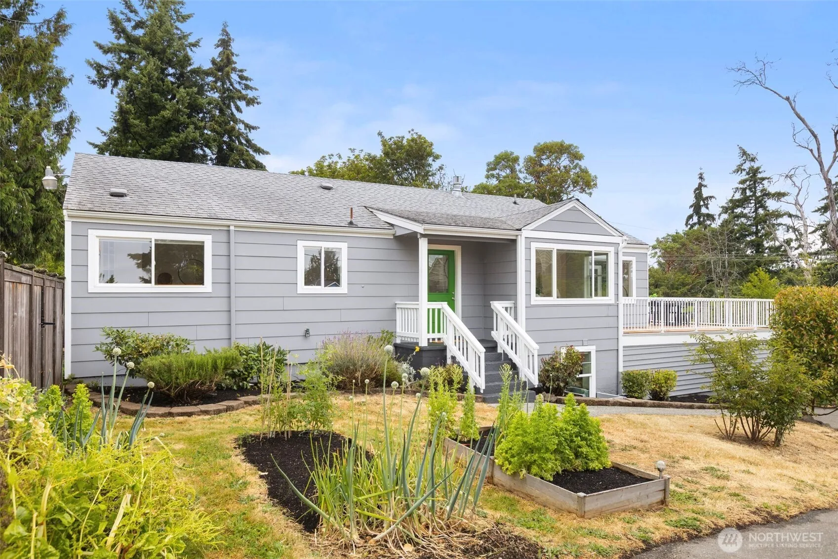 Property photo for 10835 35th Avenue Sw, Seattle photo 2