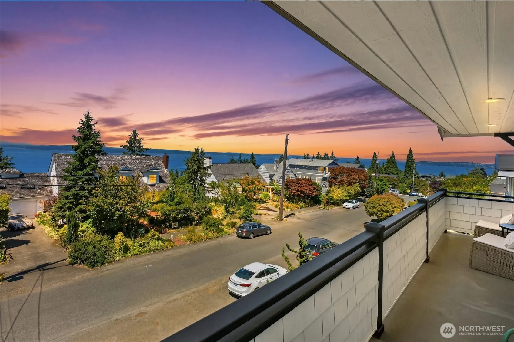 Property photo for 4048 56th Avenue Sw, Seattle photo 2