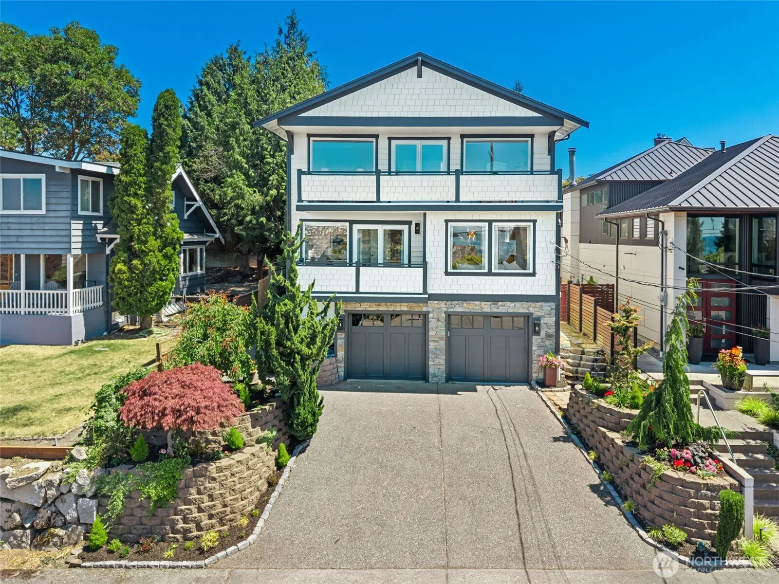 Property photo for 4048 56th Avenue Sw, Seattle photo 4