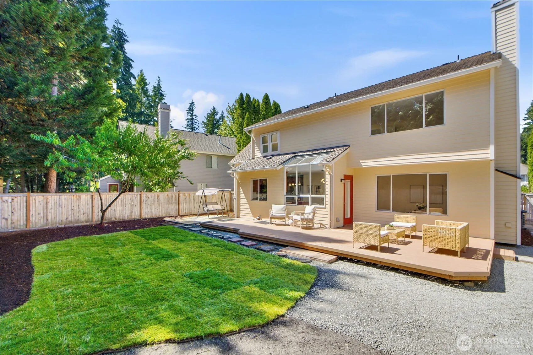 Property photo for 25723 Se 40th Street, Sammamish photo 2