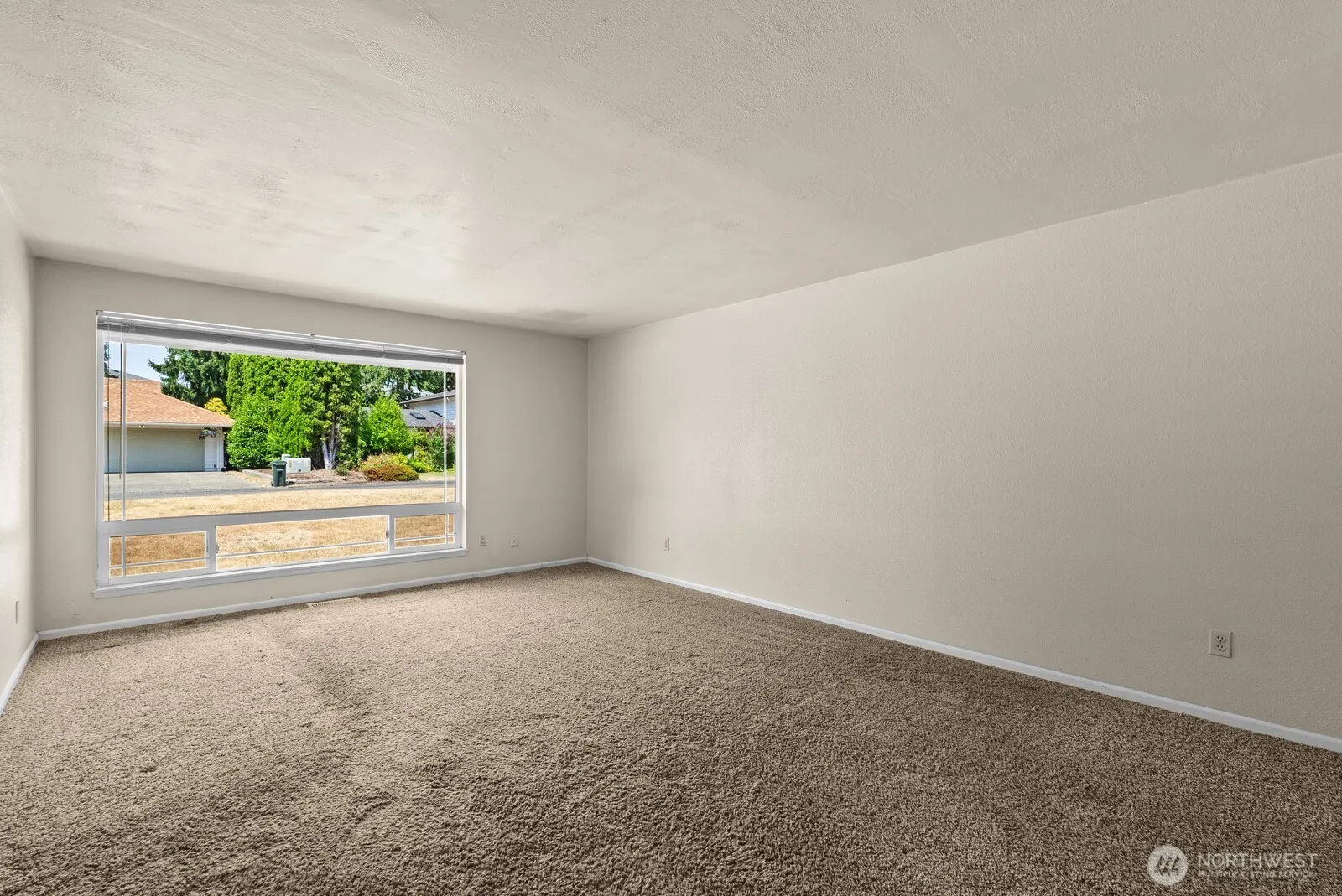 Property photo for 9824 Onyx Drive Sw, Lakewood photo 4