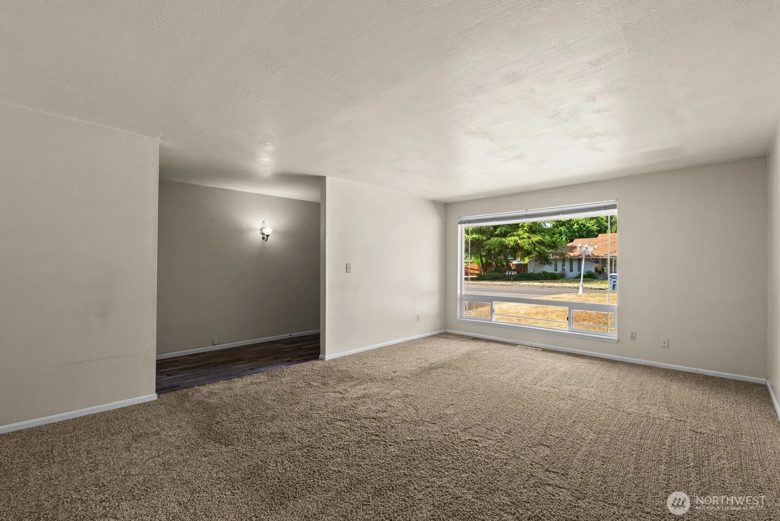 Property photo for 9824 Onyx Drive Sw, Lakewood photo 5