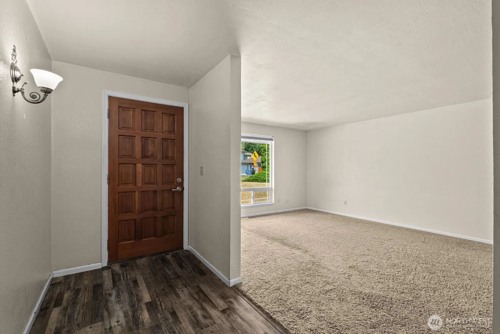 Property photo for 9824 Onyx Drive Sw, Lakewood photo 3