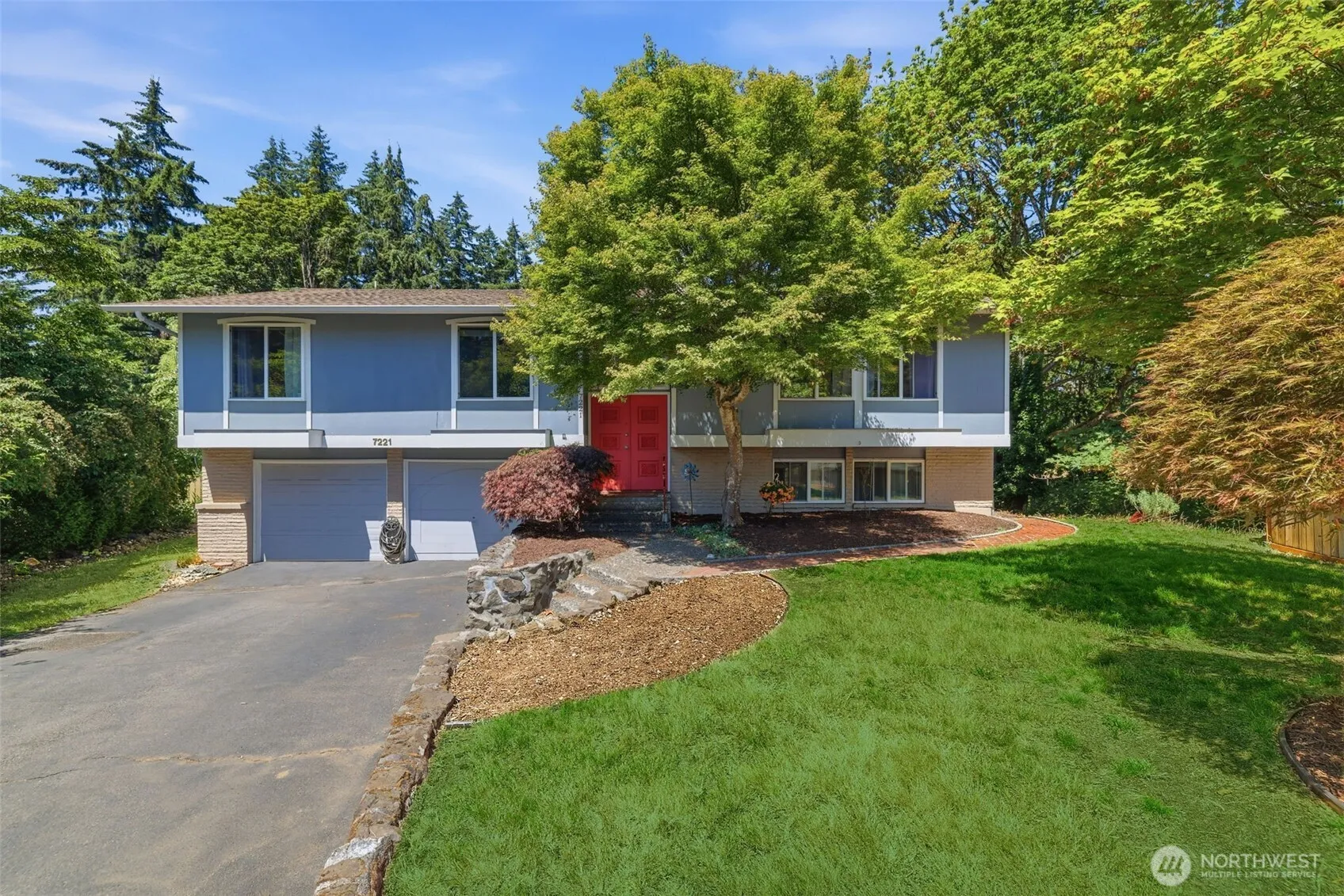 Property photo for 7221 Topaz Court Sw, Lakewood photo 2