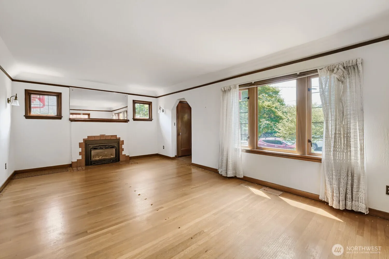 Property photo for 8042 18th Avenue Ne, Seattle photo 4