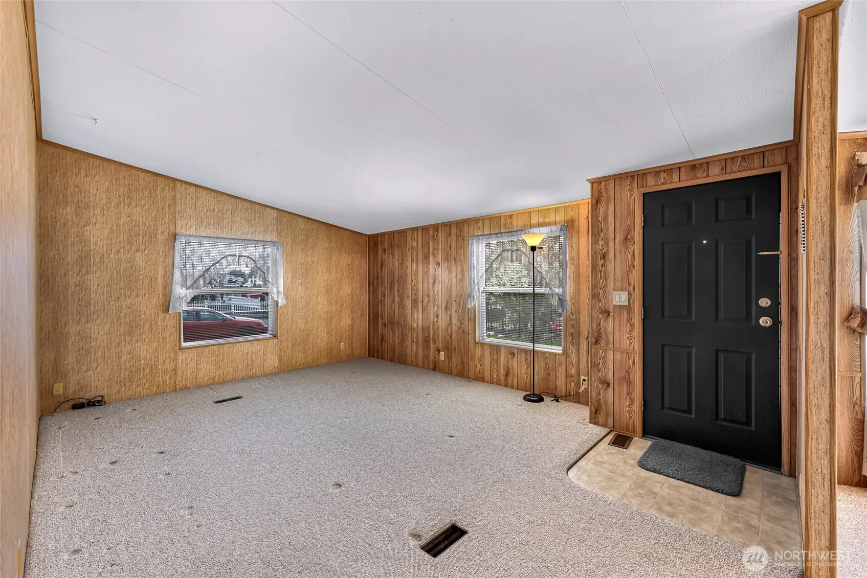 Property photo for 1710 N 33rd Place, Mount Vernon photo 3