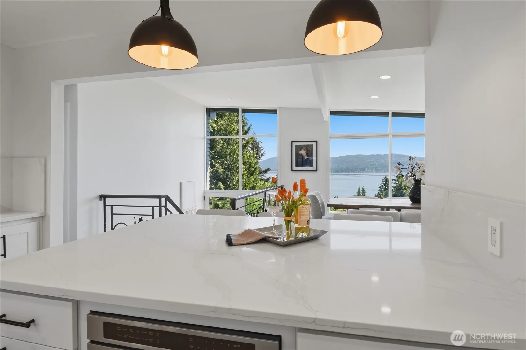 Property photo for 639 W Lake Sammamish Parkway Ne, Bellevue photo 5