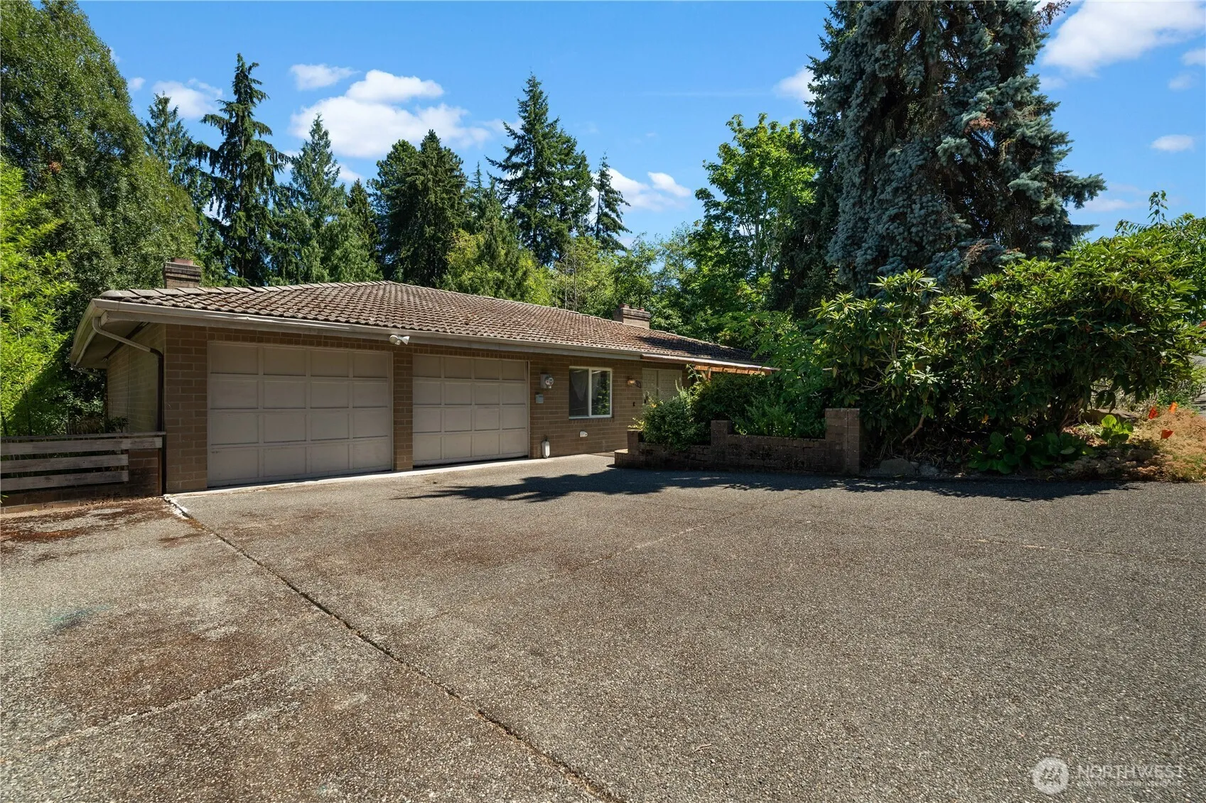 Property photo for 16058 36th Avenue Ne, Lake Forest Park photo 2