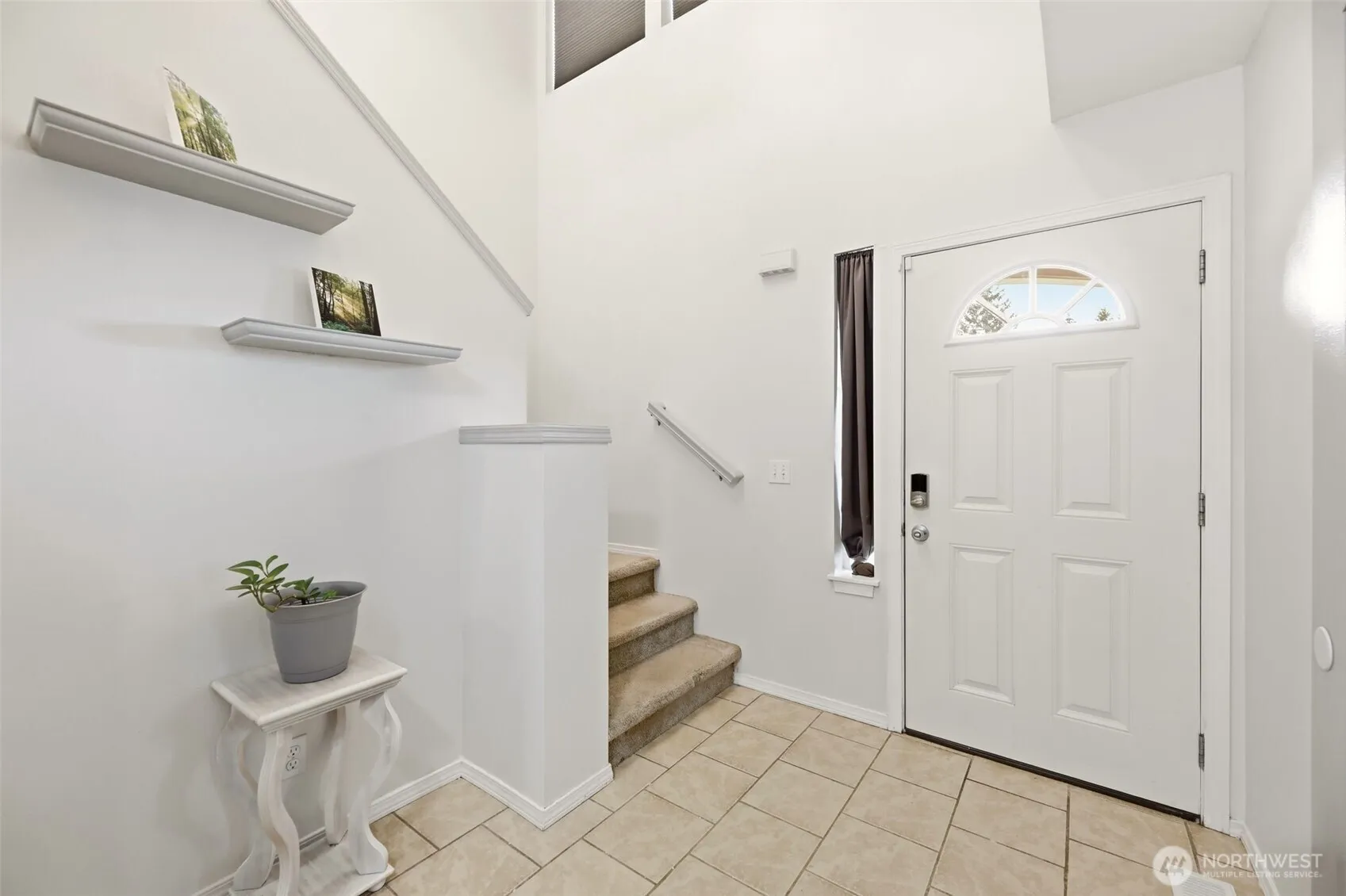 Property photo for 303 E Highland Drive, Arlington photo 5