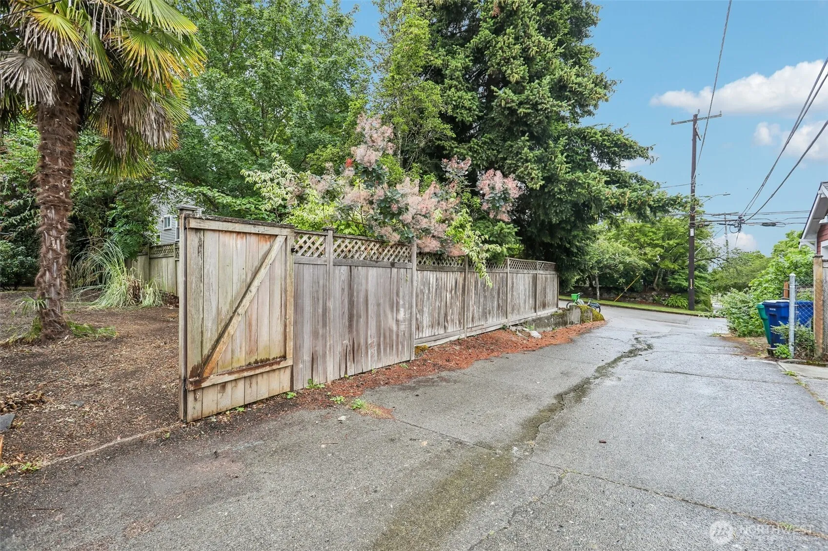 Property photo for 1807 30th Avenue S, Seattle photo 2