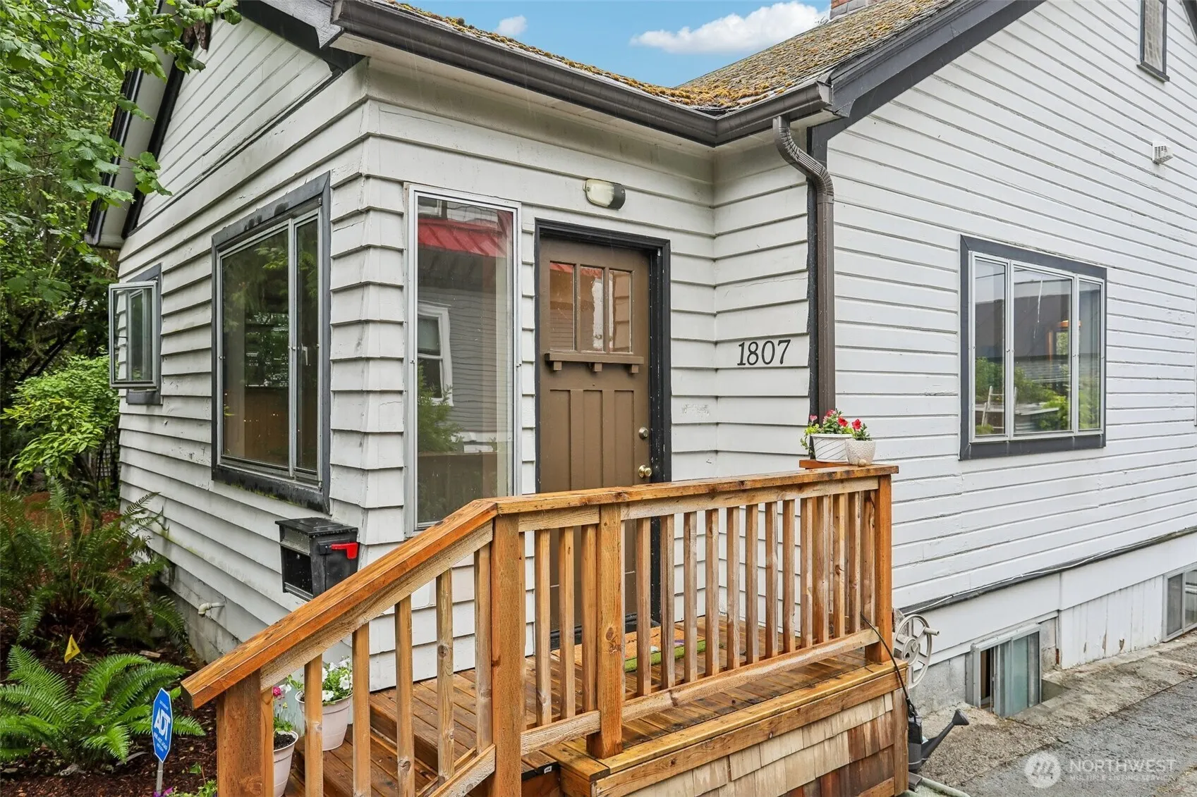 Property photo for 1807 30th Avenue S, Seattle photo 4