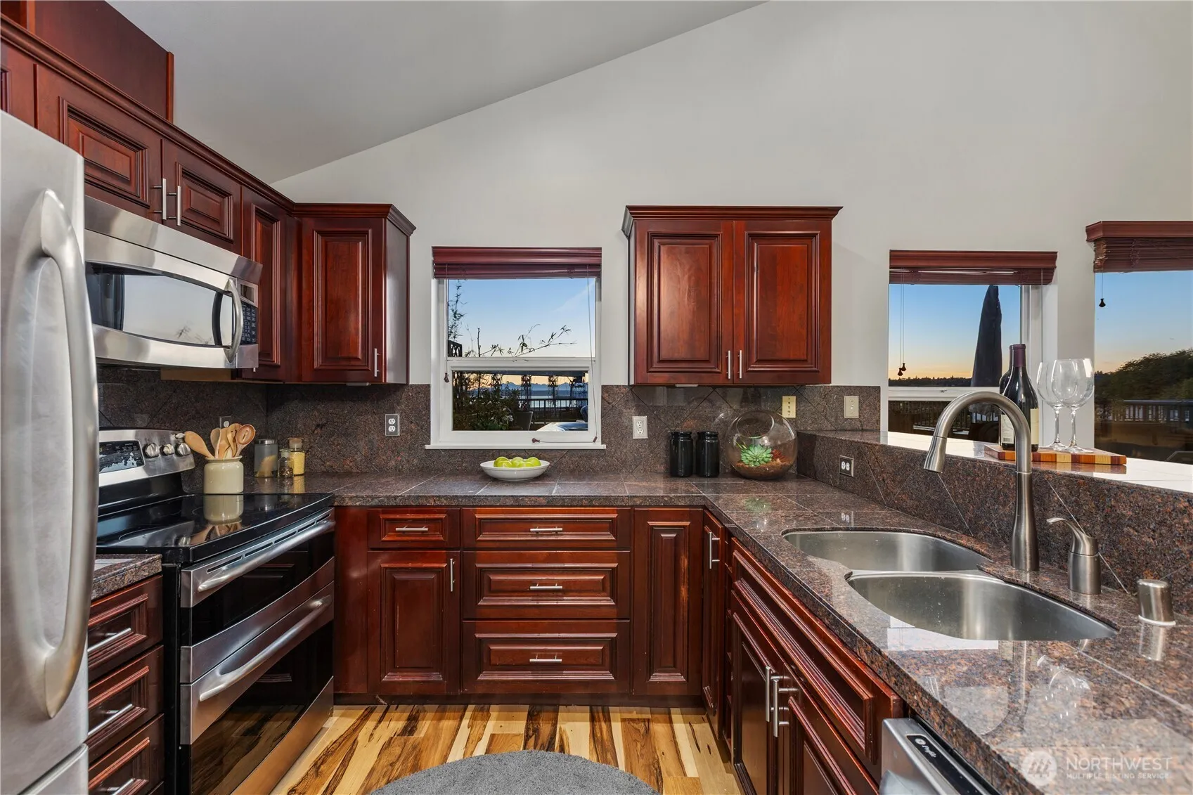 Property photo for 524 6th Avenue W #407, Seattle photo 5