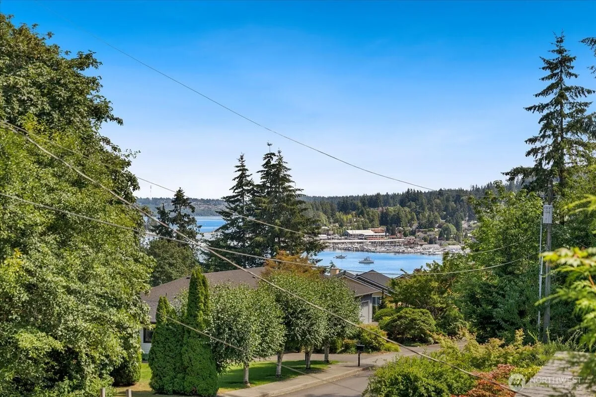 Property photo for 9514 Goodman Avenue, Gig Harbor photo 4