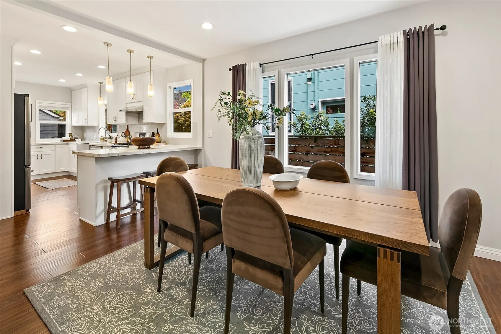 Property photo for 954 19th Avenue E, Seattle photo 5