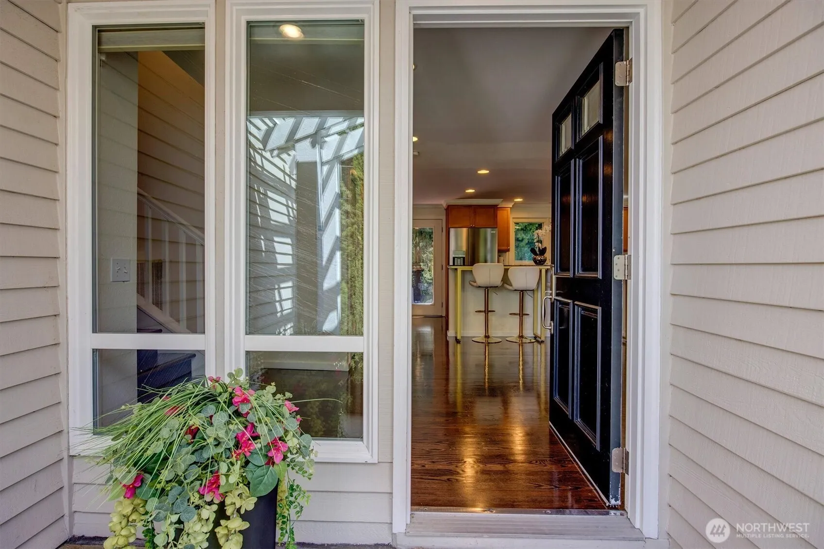 Property photo for 10603 Ne 60th Street, Kirkland photo 4