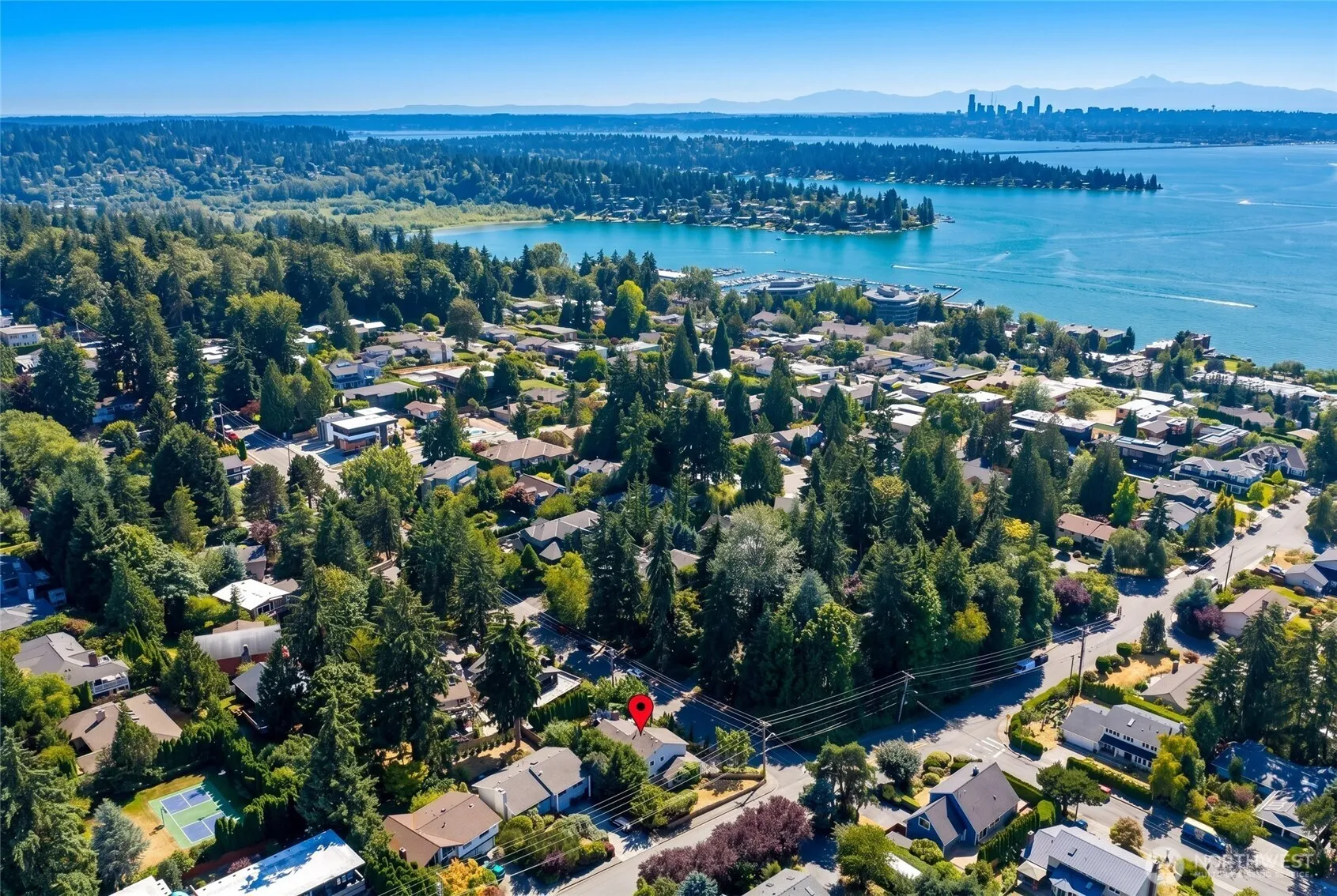 Property photo for 10603 Ne 60th Street, Kirkland photo 2