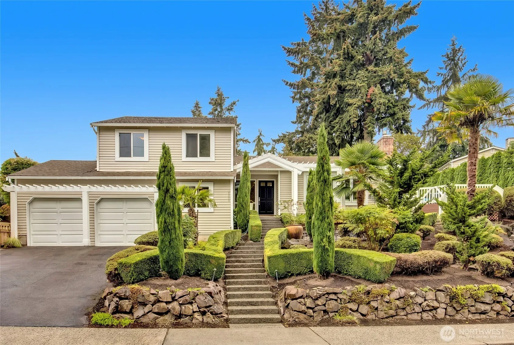 Property photo for 10603 Ne 60th Street, Kirkland